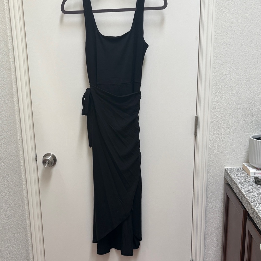 Quince Black Sleeveless Wrap-Style midi Dress